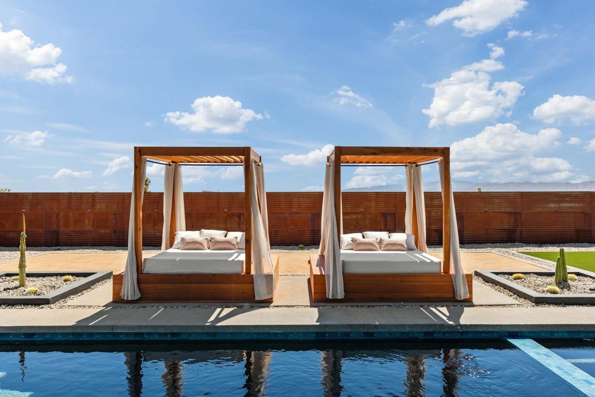 Ferienhaus Pool-spa -daybeds- Firepit-golf *