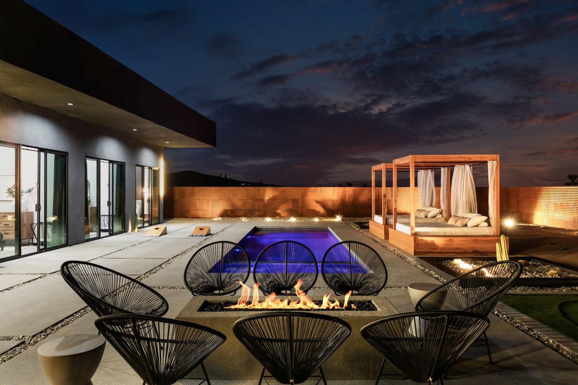 Pool-spa -daybeds- Firepit-golf * Joshua Tree